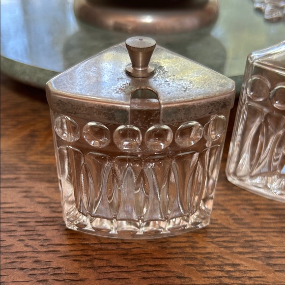 Wales of Sheffield Vintage Silverplate Cut Glass Cruet Set Made in Italy - Picture 6 of 16